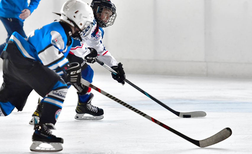 IL SOSTEGNO AI RAGAZZI DI HOCKEY COMO CONTINUA: SPORT, GIOVANI E TERRITORIO AL CENTRO DELLA COMUNICAZIONE<br />